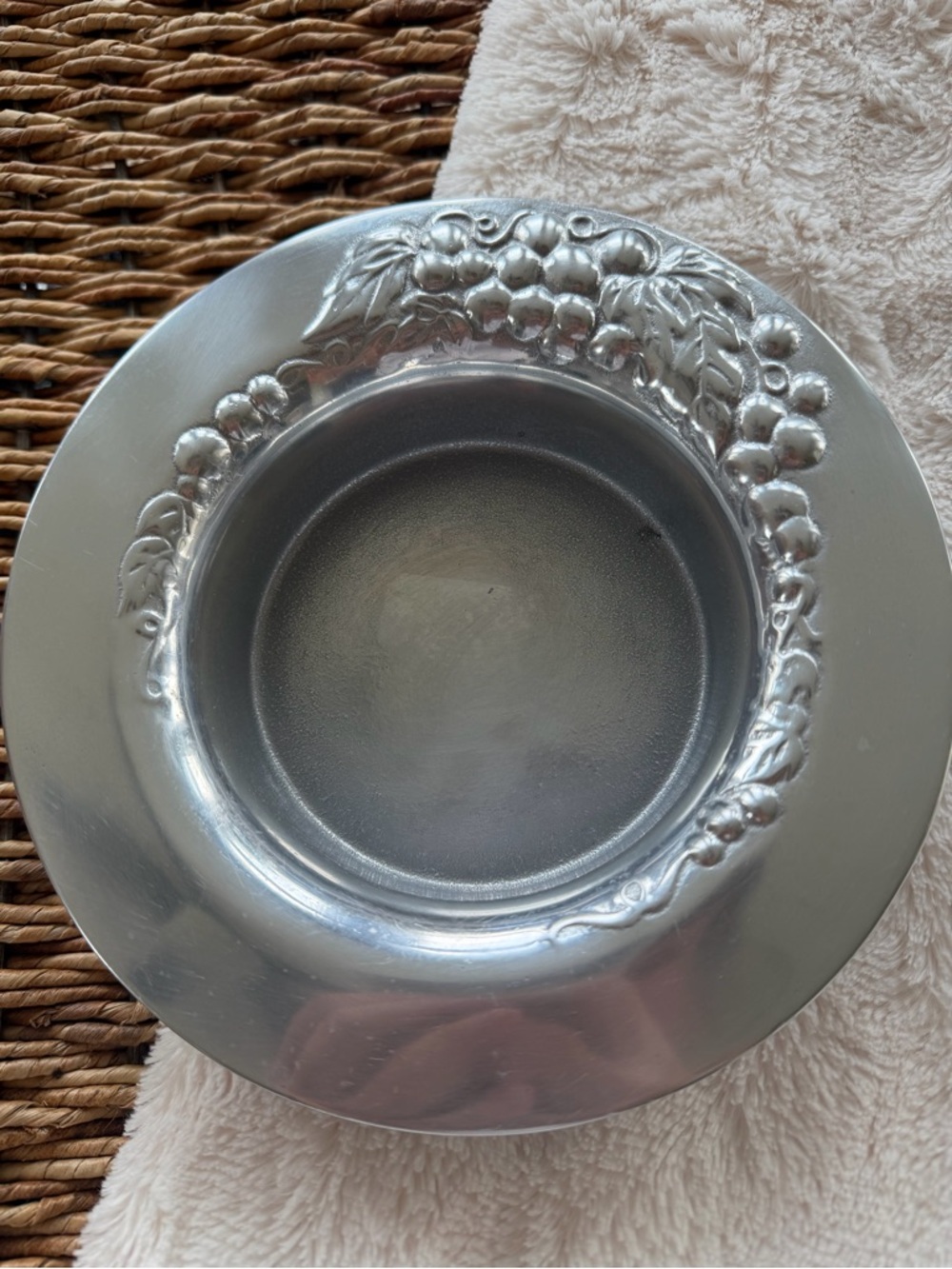 Wilton Armetale Small Serving Bowl: fruit & vines